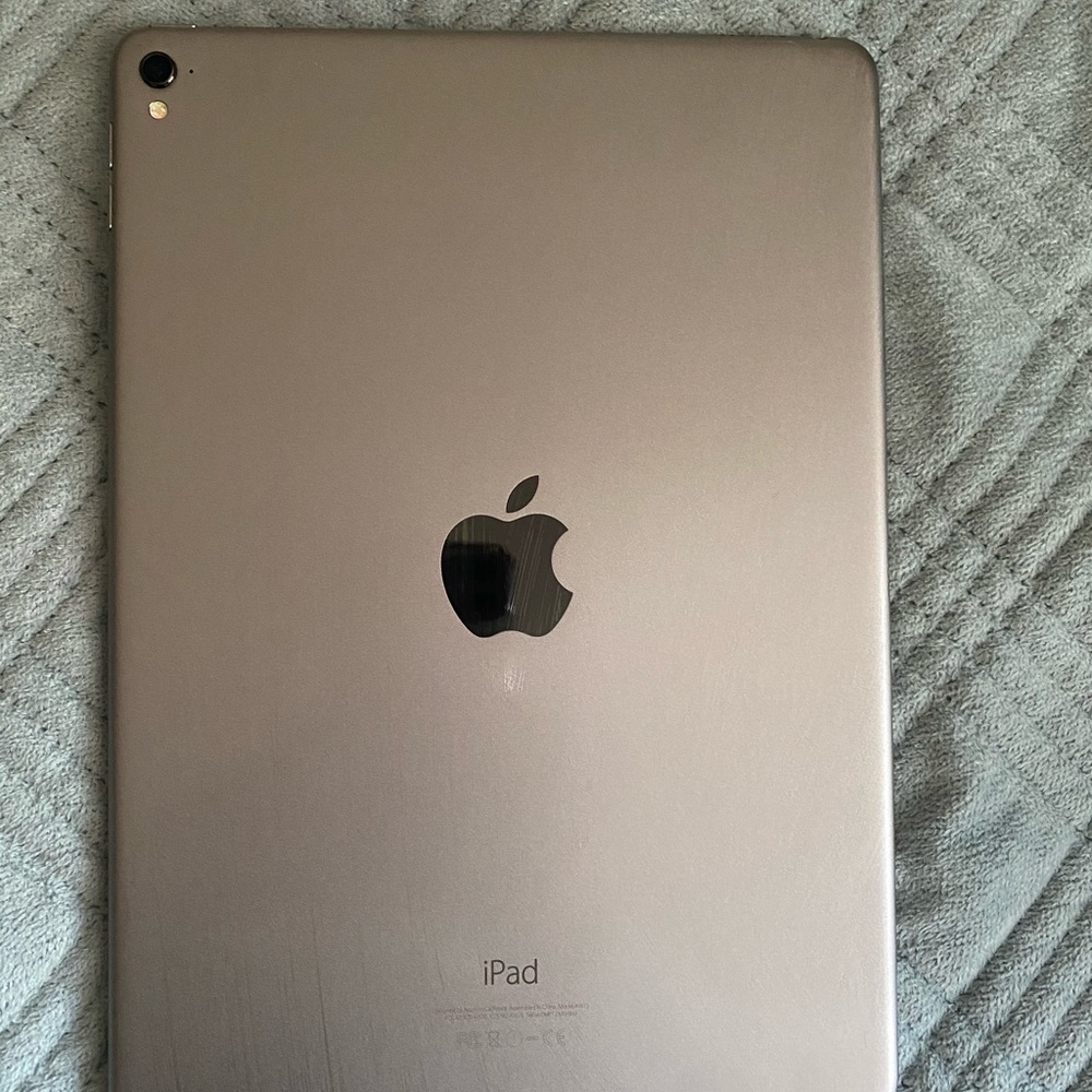 APPLE IPAD 9.7 inch 1st generation ON SALE TEMPORARILY
